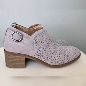 Sonoma Vitalize Ortholite Akita Gray Beige Laser Cut Ankle Booties Side Zip 7.5